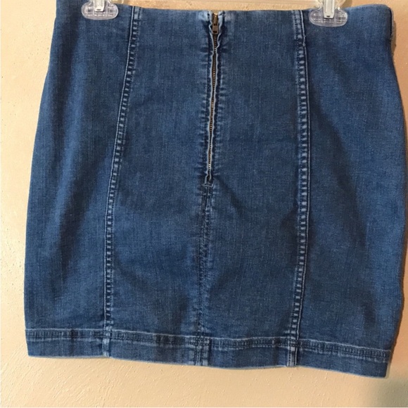 Free People denim mini skirt size 10 stretchy - Picture 4 of 7